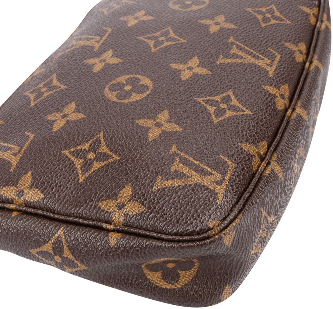Louis Vuitton Louis Vuitton Canvas Monogram Pochette Accessoire Handbag Bruin