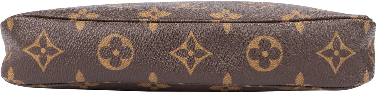 Louis Vuitton Louis Vuitton Canvas Monogram Pochette Accessoire Handbag Bruin