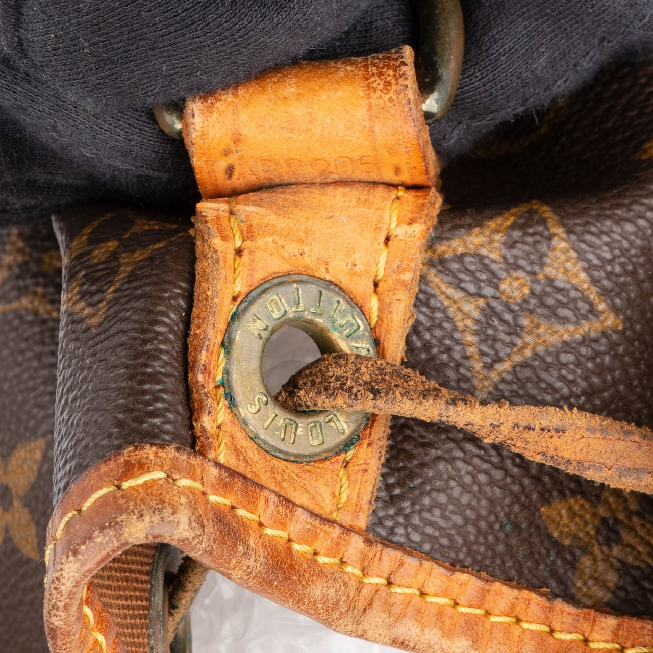 Louis Vuitton Louis Vuitton Canvas Monogram Sac Noe Petit Shoulder Bag Bruin