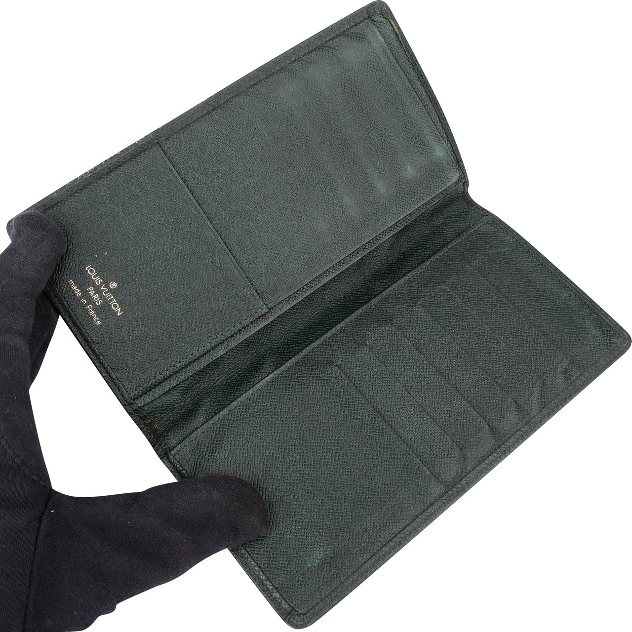 Louis Vuitton Louis Vuitton Green Taiga Leather Portfolio Groen
