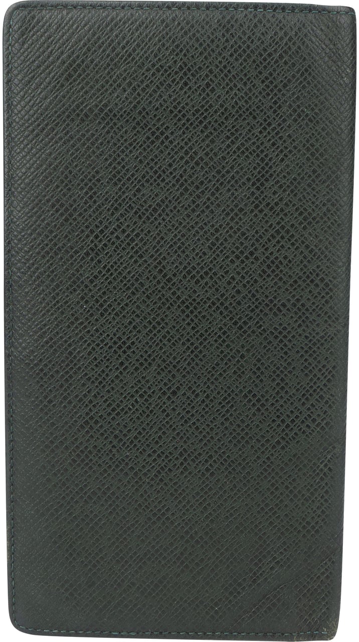 Louis Vuitton Louis Vuitton Green Taiga Leather Portfolio Groen