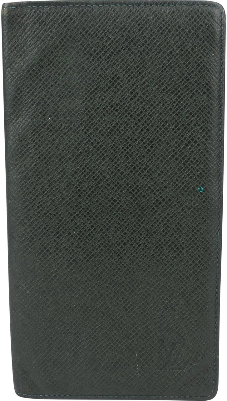Louis Vuitton Louis Vuitton Green Taiga Leather Portfolio Groen