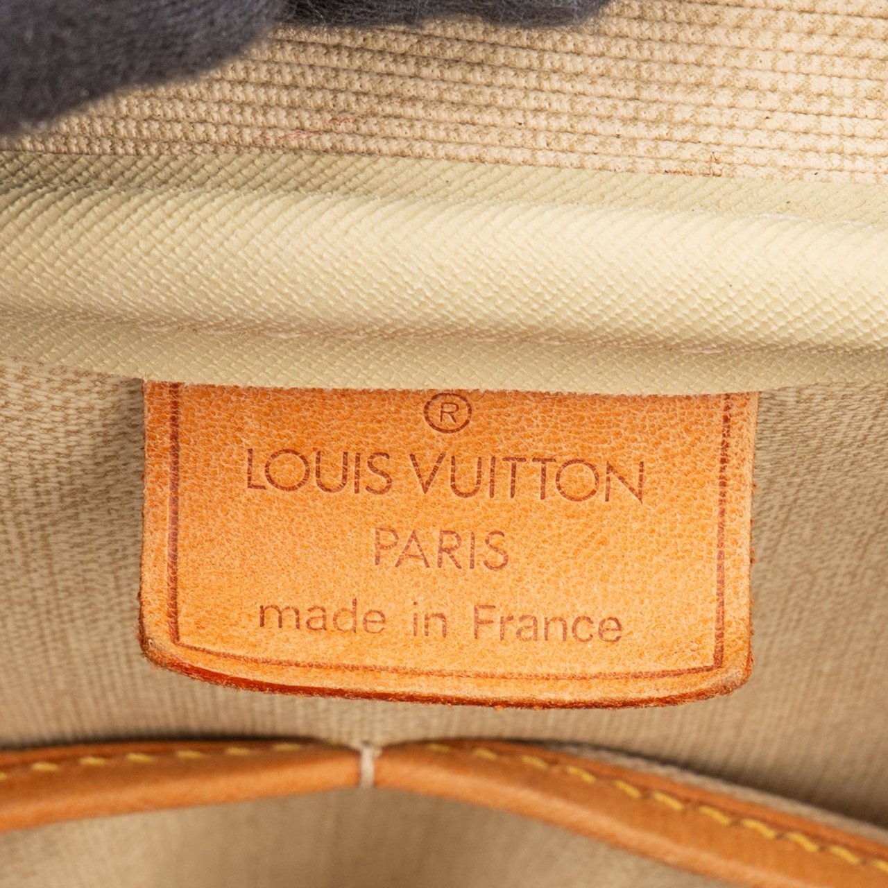Louis Vuitton Louis Vuitton Canvas Monogram Deauville Handbag Bruin