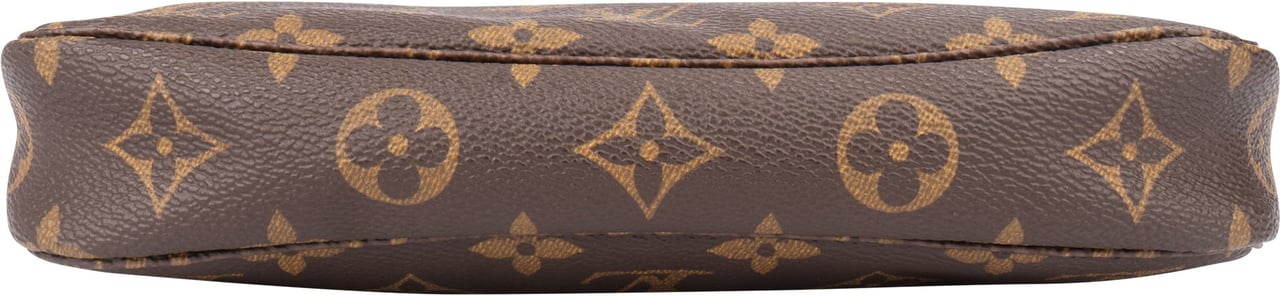 Louis Vuitton Louis Vuitton Canvas Monogram Pochette Accessoire Handbag Bruin
