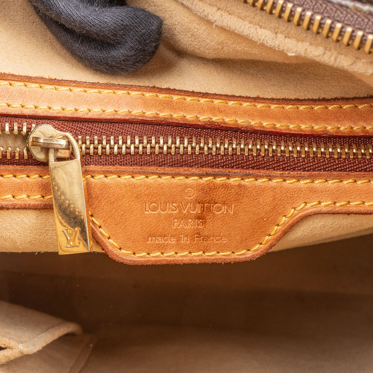 Louis Vuitton Louis Vuitton Canvas Monogram Looping GM Shoulder Bag Bruin