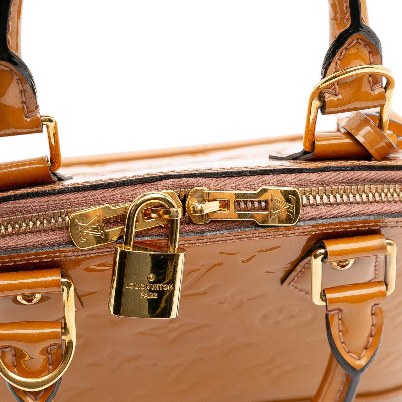 Louis Vuitton Monogram Vernis Alma BB Bruin