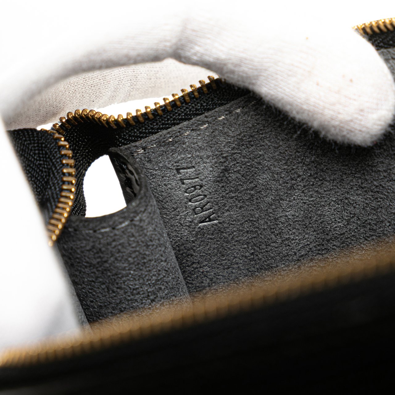 Louis Vuitton Epi Pochette Accessoires Zwart