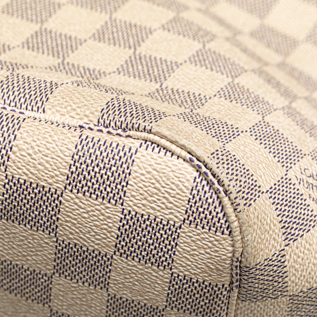 Louis Vuitton Damier Azur Neverfull MM Wit