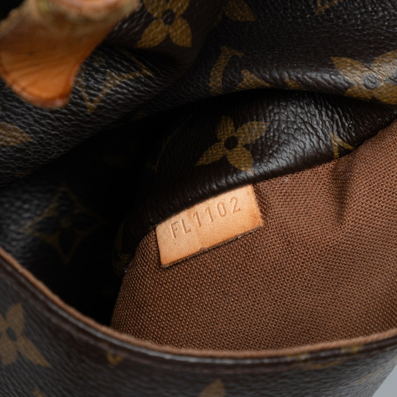 Louis Vuitton Monogram Totally MM Bruin