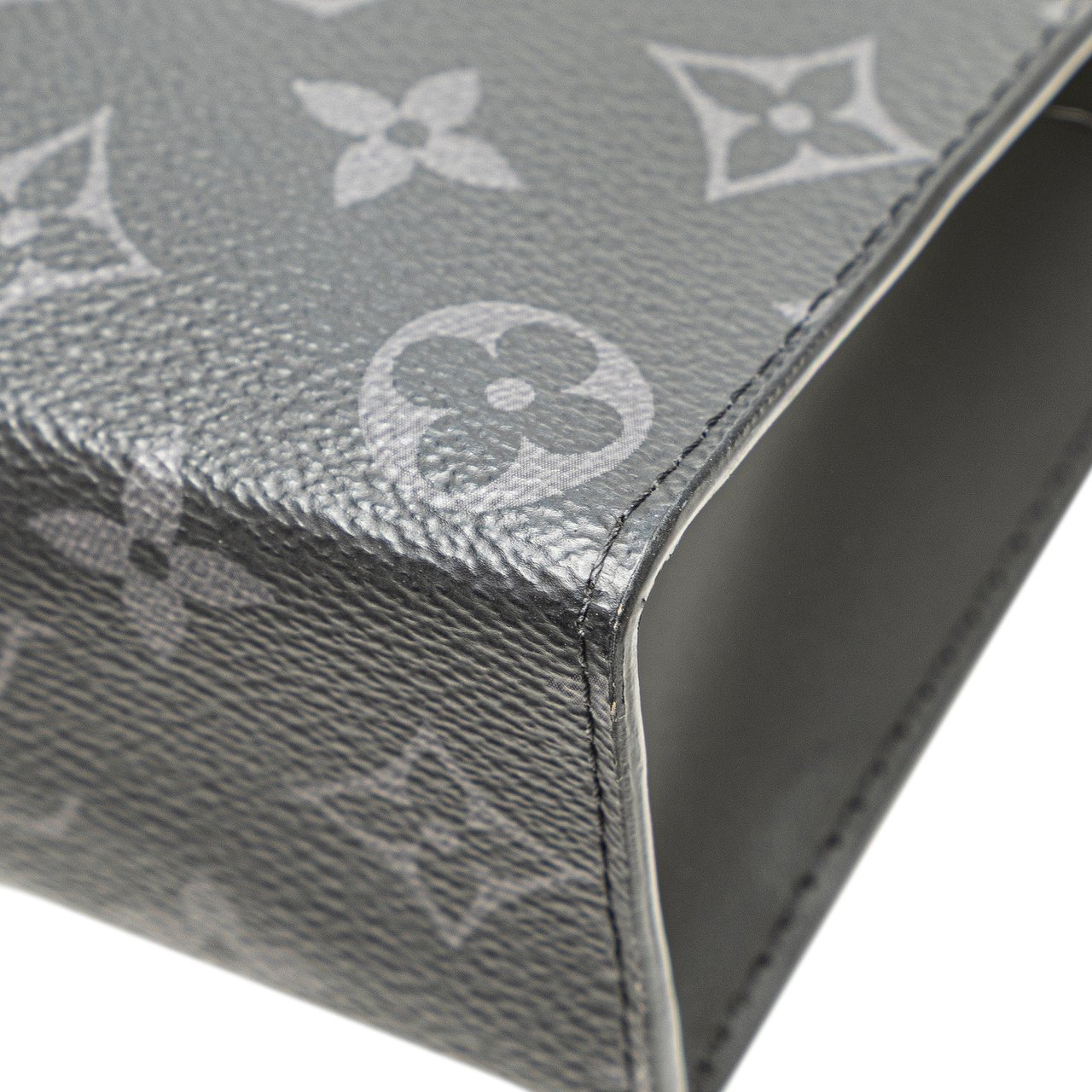 Louis Vuitton Monogram Eclipse Pochette Voyage MM Zwart