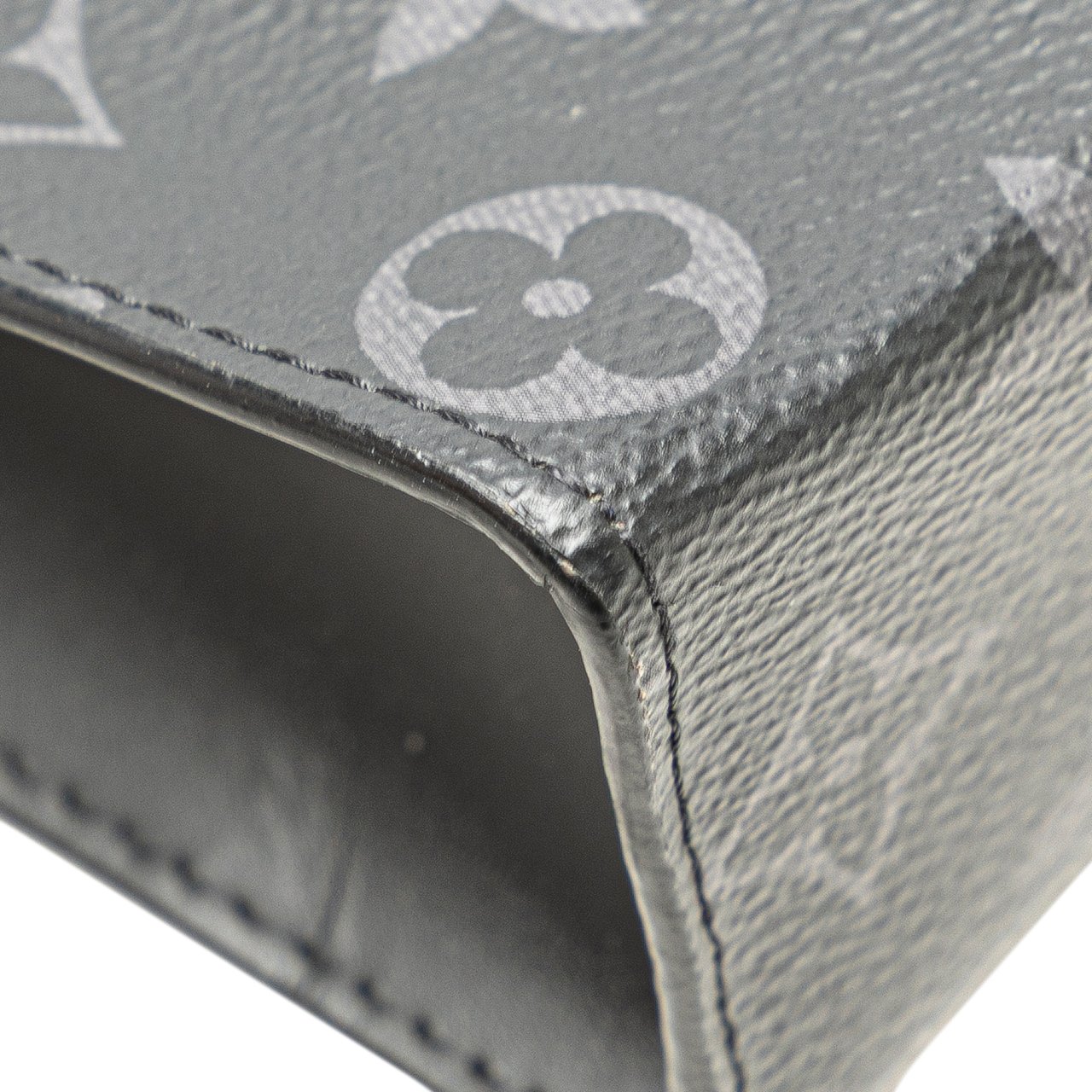 Louis Vuitton Monogram Eclipse Pochette Voyage MM Zwart