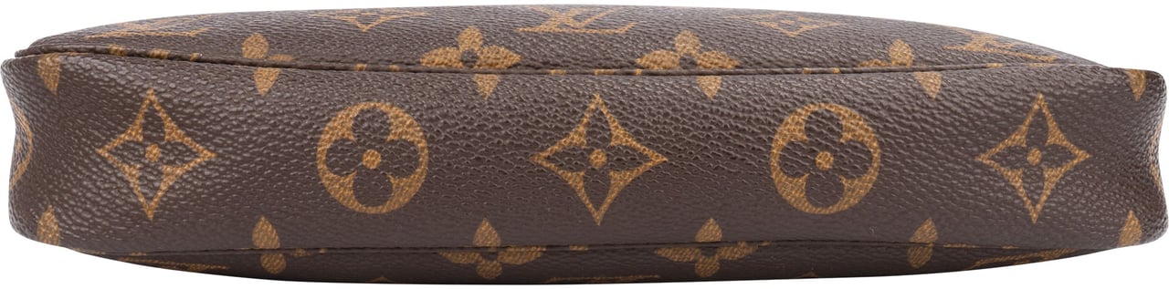Louis Vuitton Louis Vuitton Canvas Monogram Pochette Accessoire Handbag Bruin