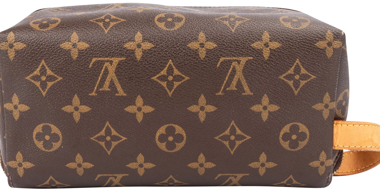 Louis Vuitton Louis Vuitton Canvas Monogram Poche Toilette Pouch Bruin