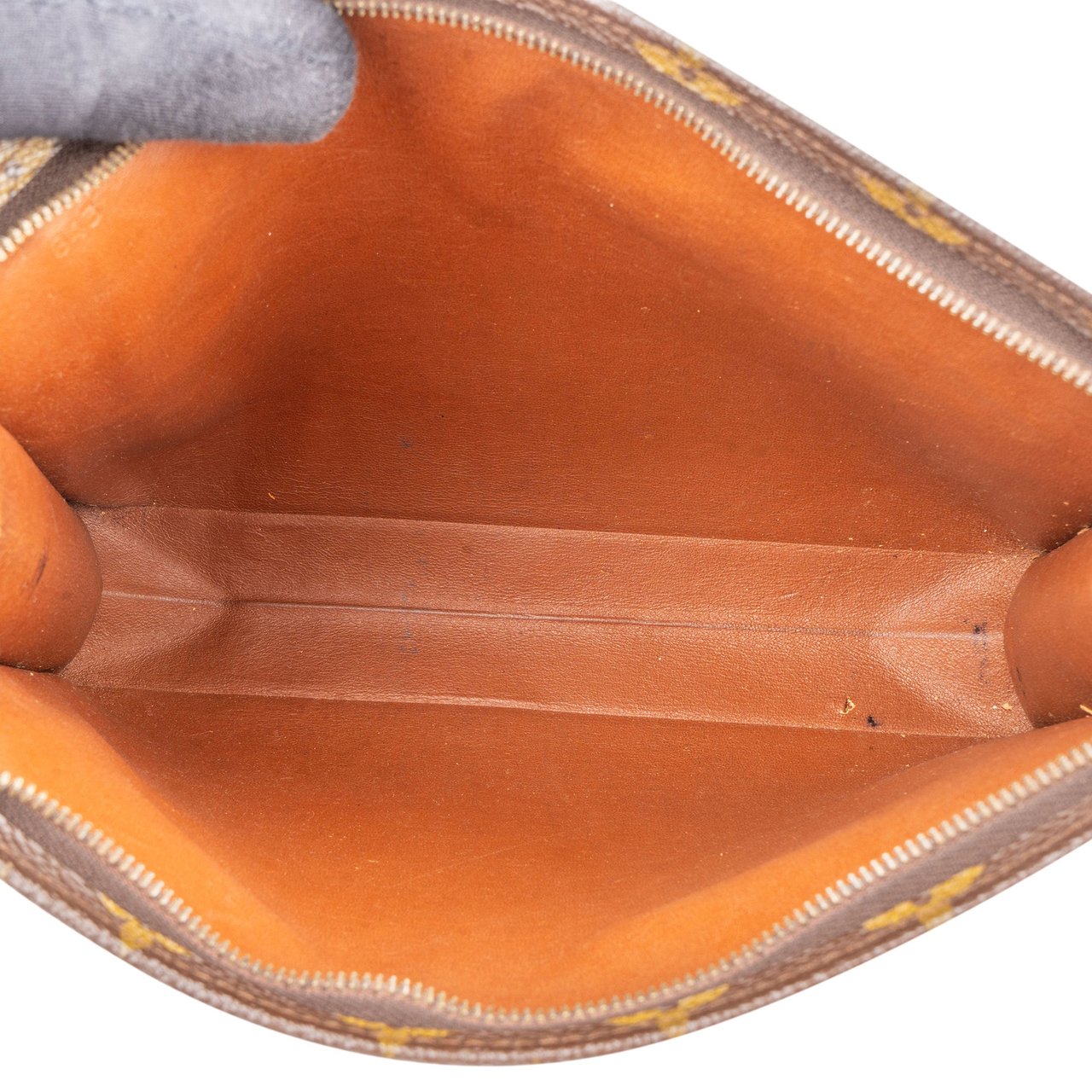 Louis Vuitton Louis Vuitton Canvas Monogram Poche Toilette 25 Clutch Bruin