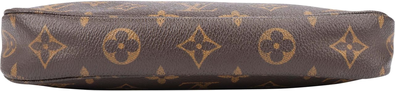 Louis Vuitton Louis Vuitton Canvas Monogram Pochette Accessoire Handbag Bruin