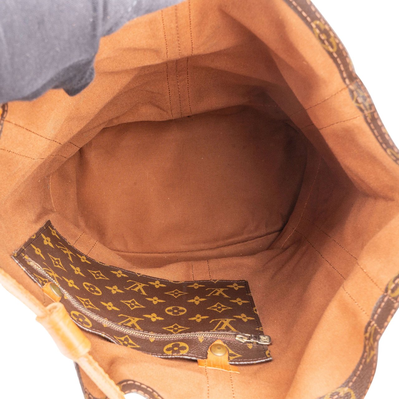 Louis Vuitton Louis Vuitton Canvas Monogram Randonnee GM Backpack Bruin