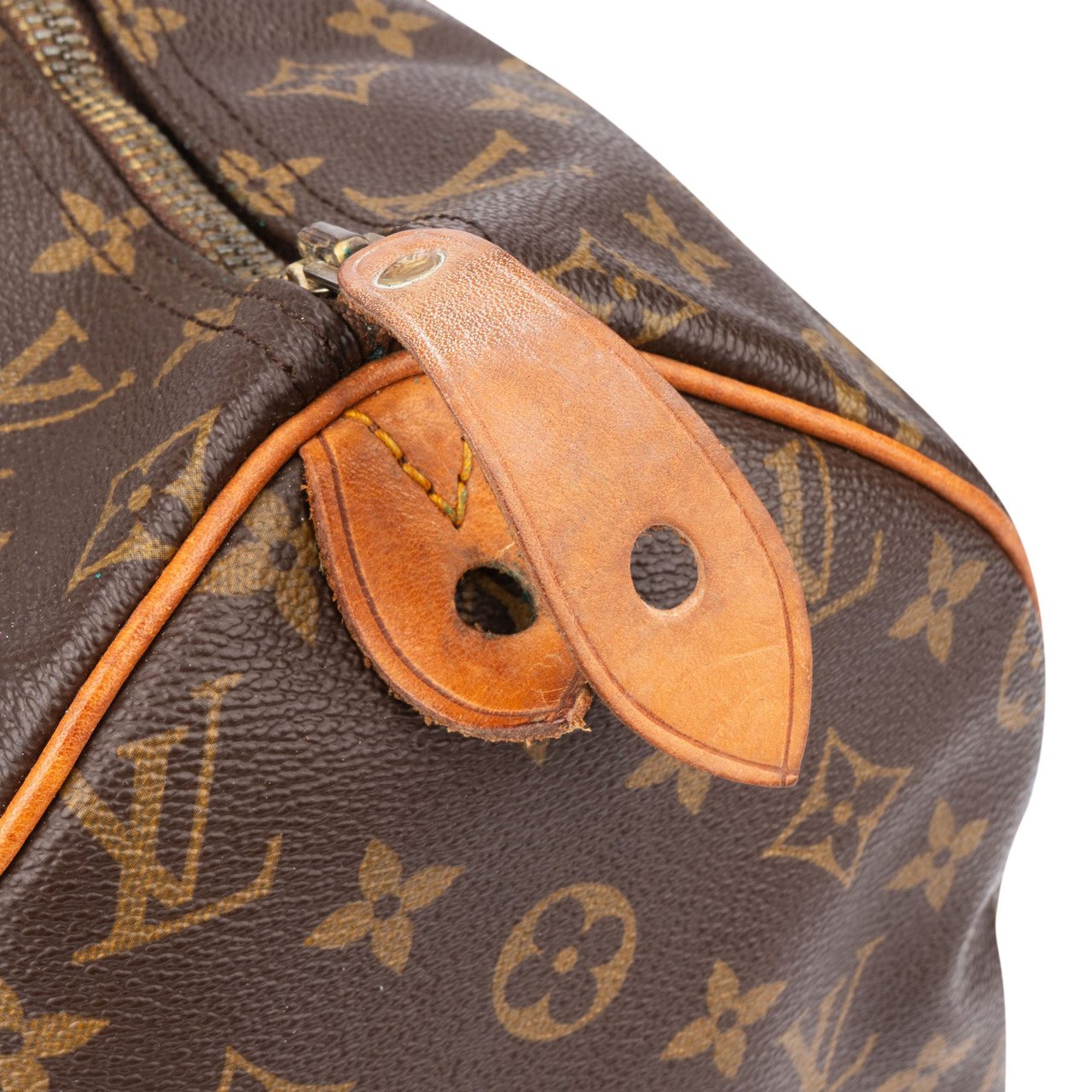 Louis Vuitton Louis Vuitton Canvas Monogram Speedy 40 Handbag Bruin