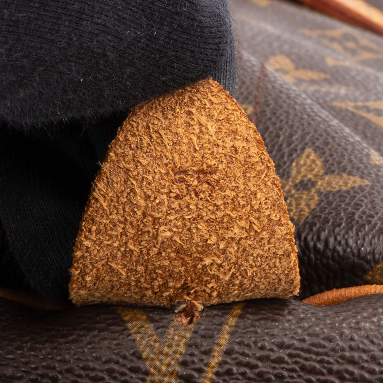 Louis Vuitton Louis Vuitton Canvas Monogram Keepall 55 Bruin