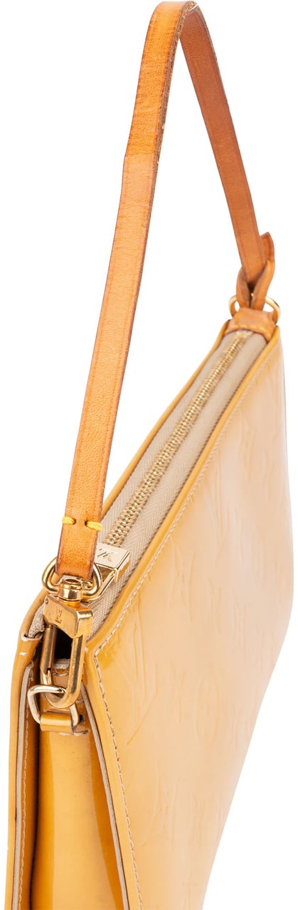 Louis Vuitton Vernis Monogram Lexington Pochette Handbag Geel