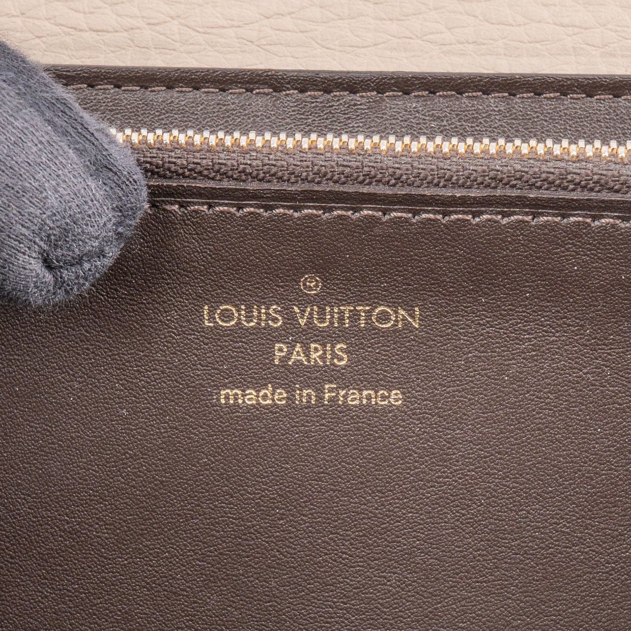 Louis Vuitton Louis Vuitton Taurillon Leather Capucines Wallet Beige