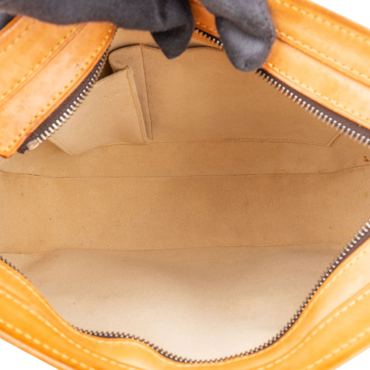 Louis Vuitton Louis Vuitton Canvas Monogram Hudson GM Crossbody Bag Bruin
