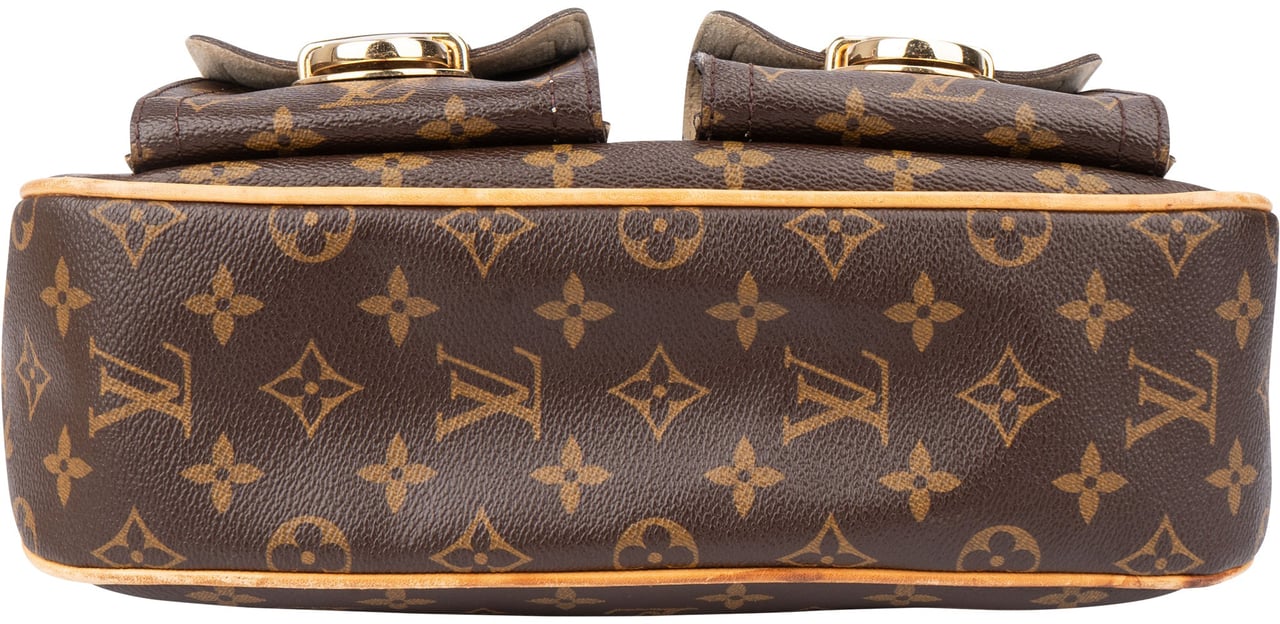 Louis Vuitton Louis Vuitton Canvas Monogram Hudson GM Crossbody Bag Bruin