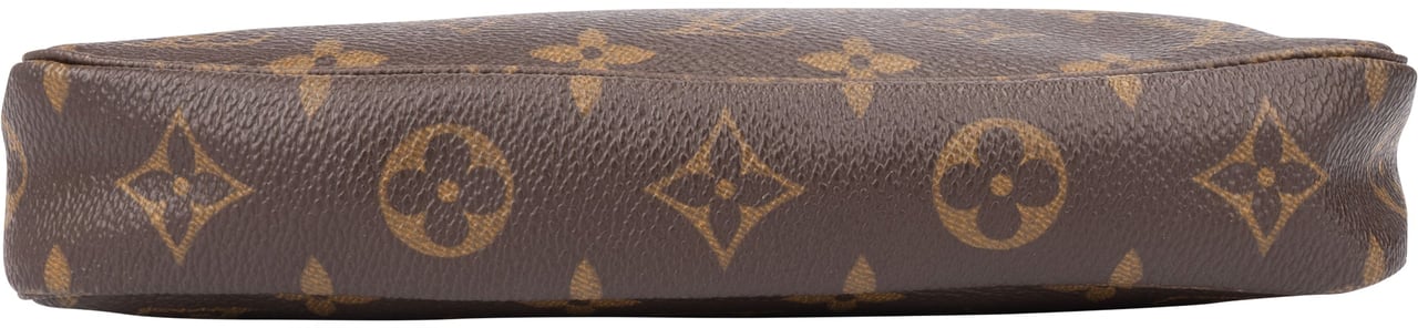 Louis Vuitton Louis Vuitton Canvas Monogram Pochette Accessoire Handbag Bruin
