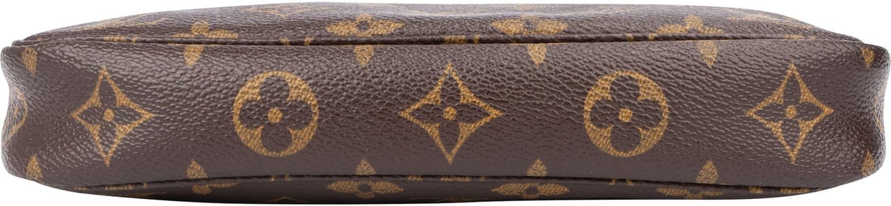 Louis Vuitton Louis Vuitton Canvas Monogram Pochette Accessoire Handbag Bruin