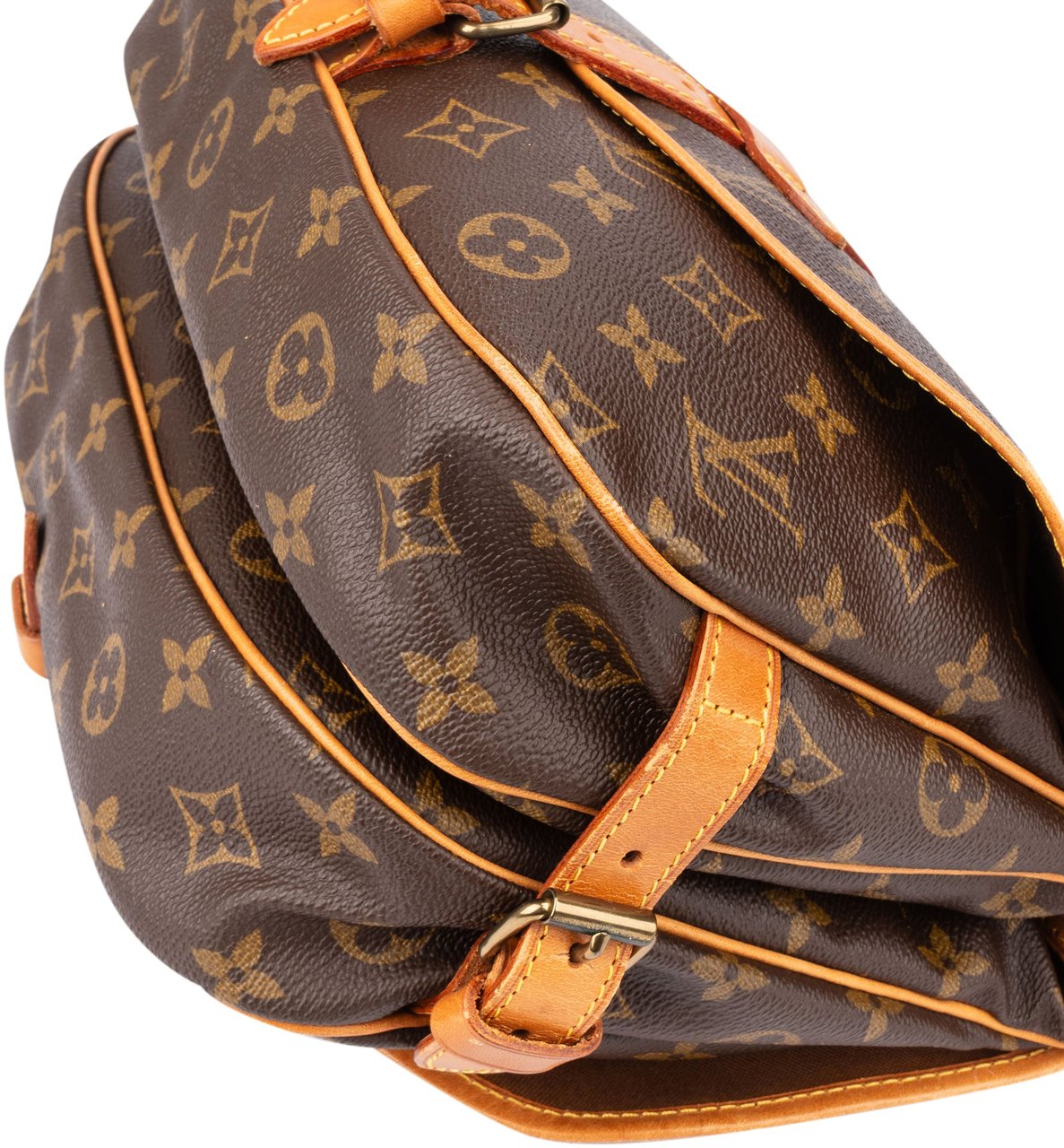 Louis Vuitton Louis Vuitton Canvas Monogram Saumur 30 Crossbody Bag Bruin