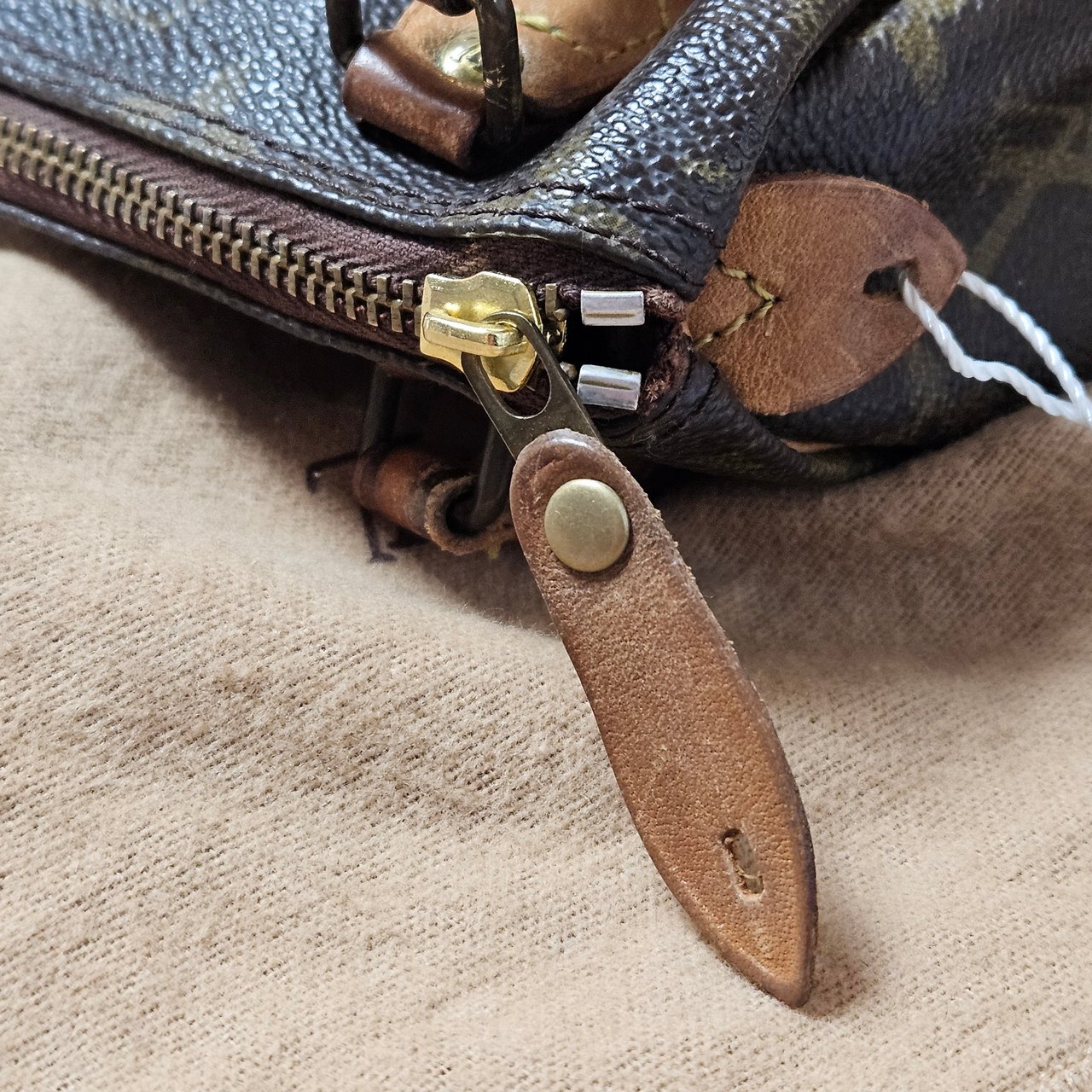 Louis Vuitton Louis Vuitton Canvas Monogram Mini Speedy Handbag Bruin