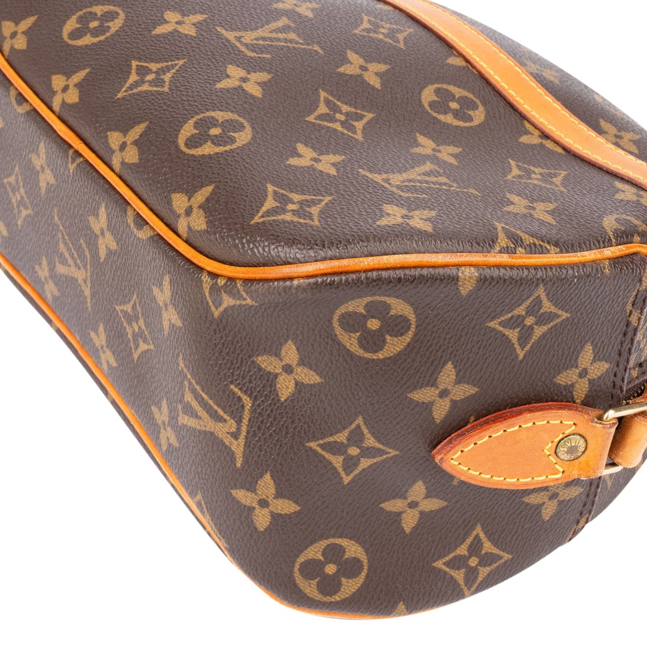 Louis Vuitton Louis Vuitton Canvas Monogram Blois Crossbody Bag Bruin