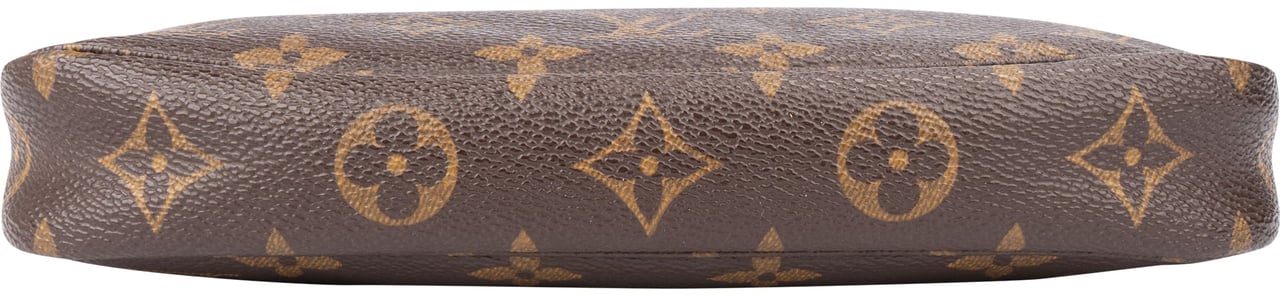 Louis Vuitton Louis Vuitton Canvas Monogram Pochette Accessoire Handbag Bruin