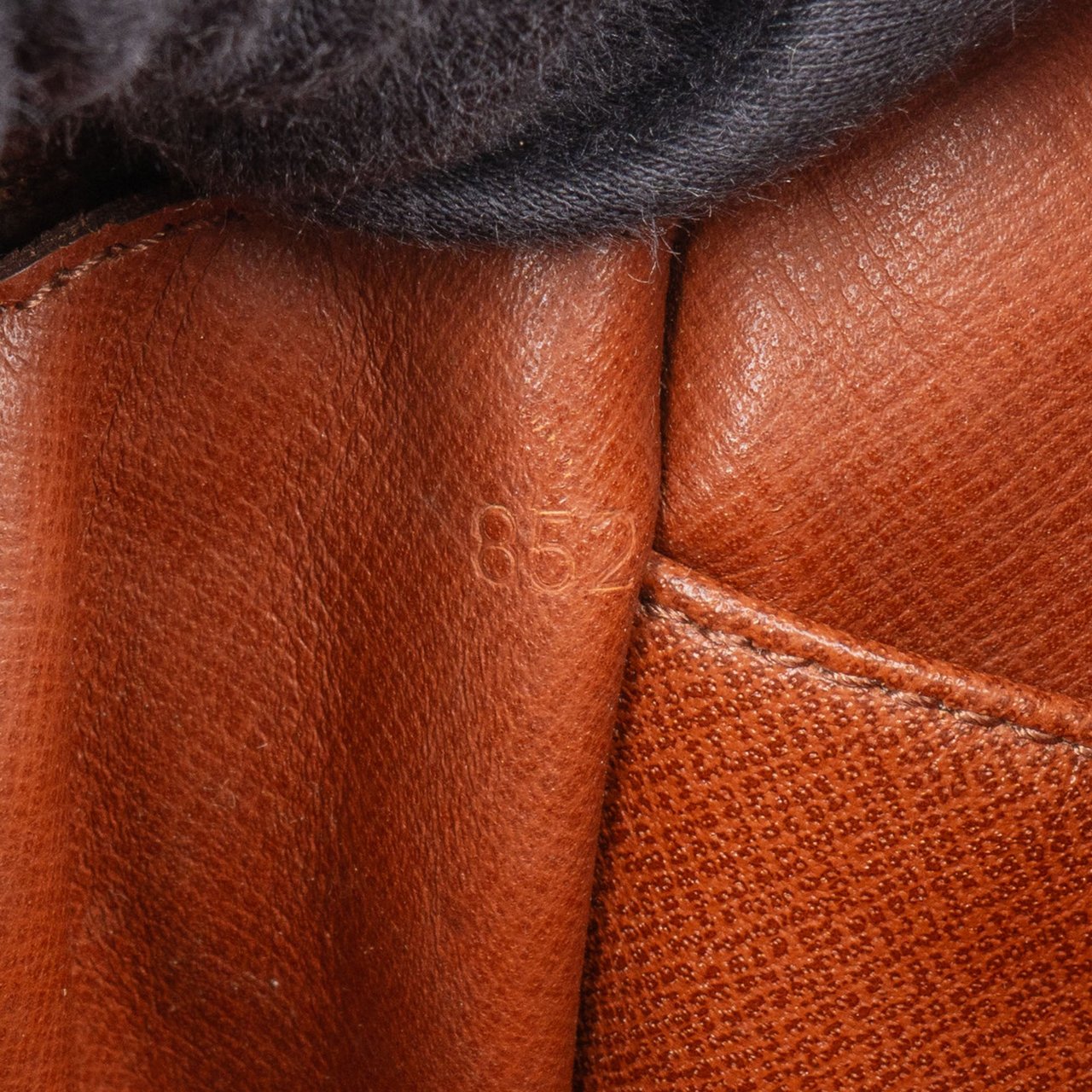 Louis Vuitton Louis Vuitton Canvas Monogram Compiegne 28 Clutch Bruin