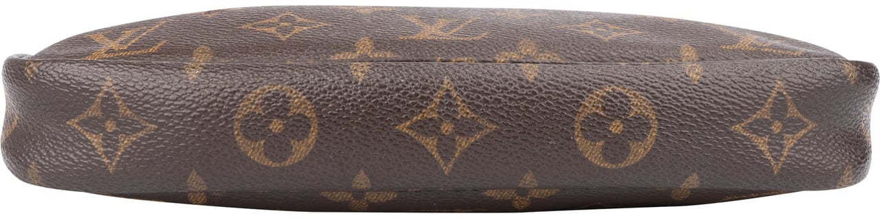 Louis Vuitton Louis Vuitton Canvas Monogram Pochette Accessoire Handbag Bruin