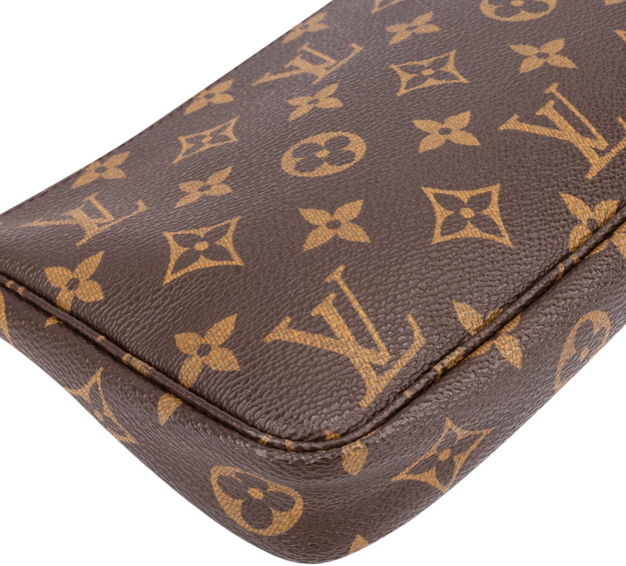 Louis Vuitton Louis Vuitton Canvas Monogram Pochette Accessoire Handbag Bruin