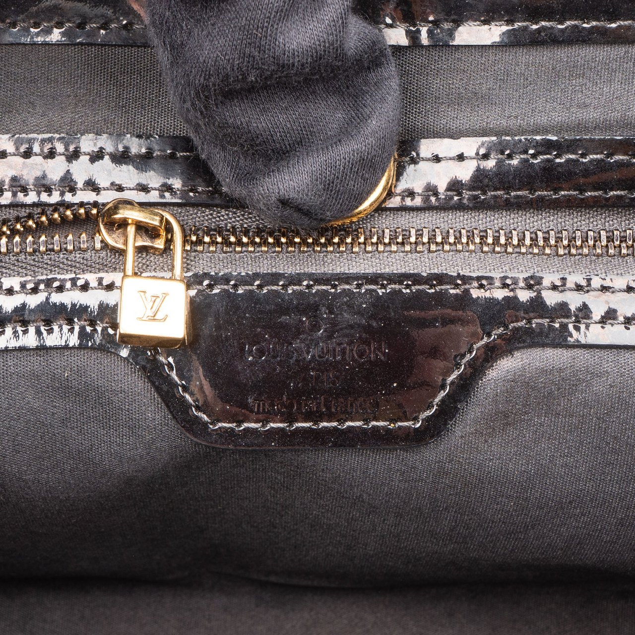 Louis Vuitton Louis Vuitton Vernis Monogram Wilshire Handbag Zwart