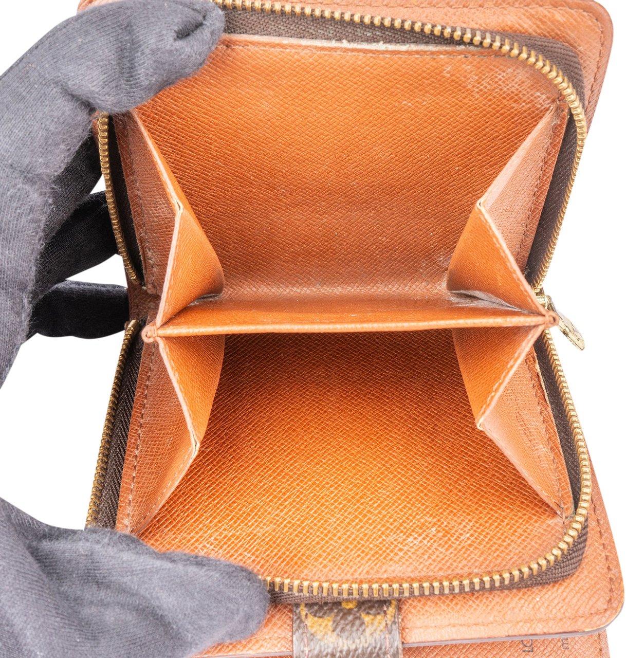 Louis Vuitton Louis Vuitton Canvas Monogram Clip Wallet Bruin