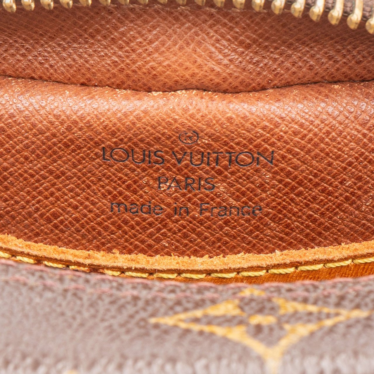 Louis Vuitton Louis Vuitton Canvas Monogram Blois Crossbody Bag Bruin
