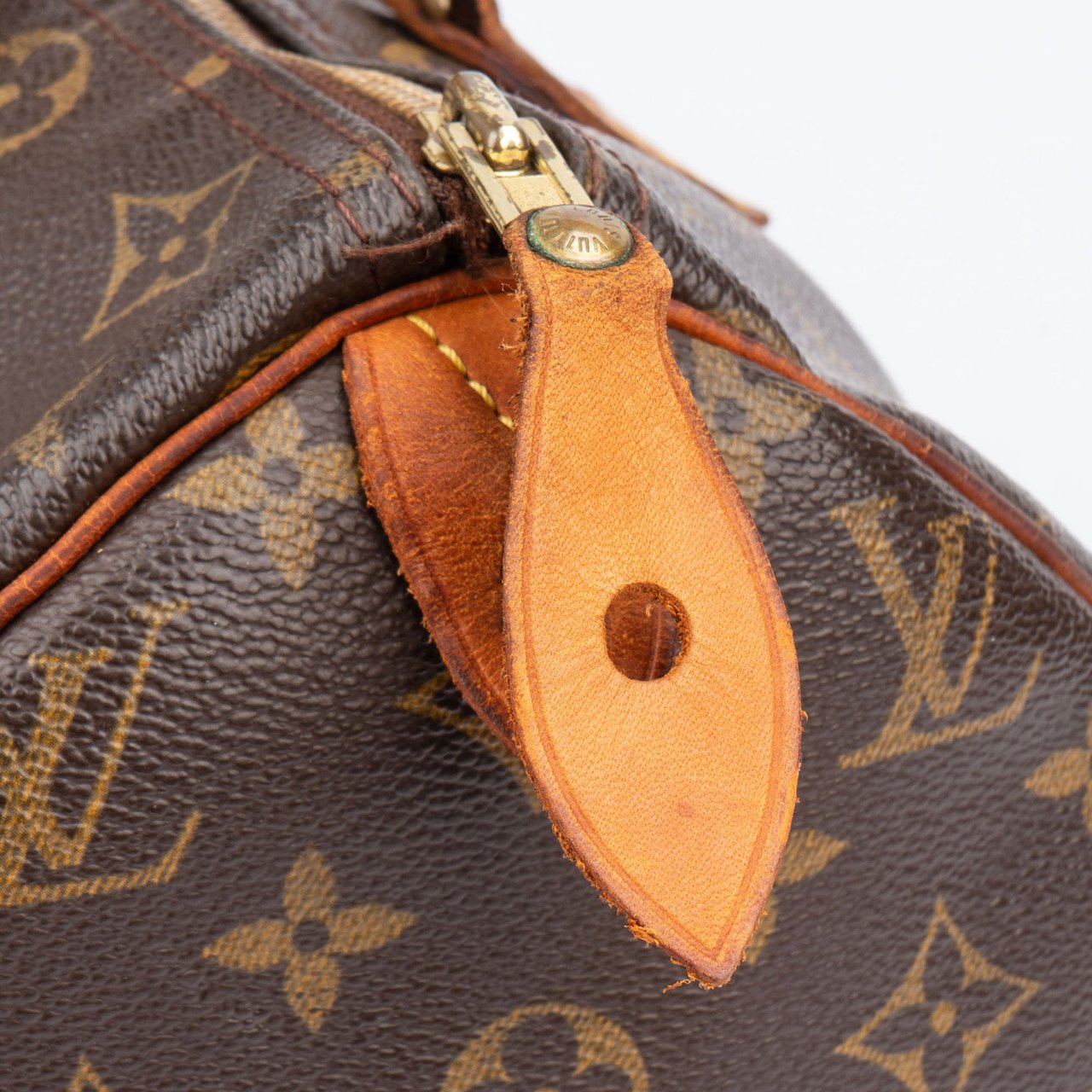 Louis Vuitton Louis Vuitton Canvas Monogram Speedy 30 Handbag Bruin