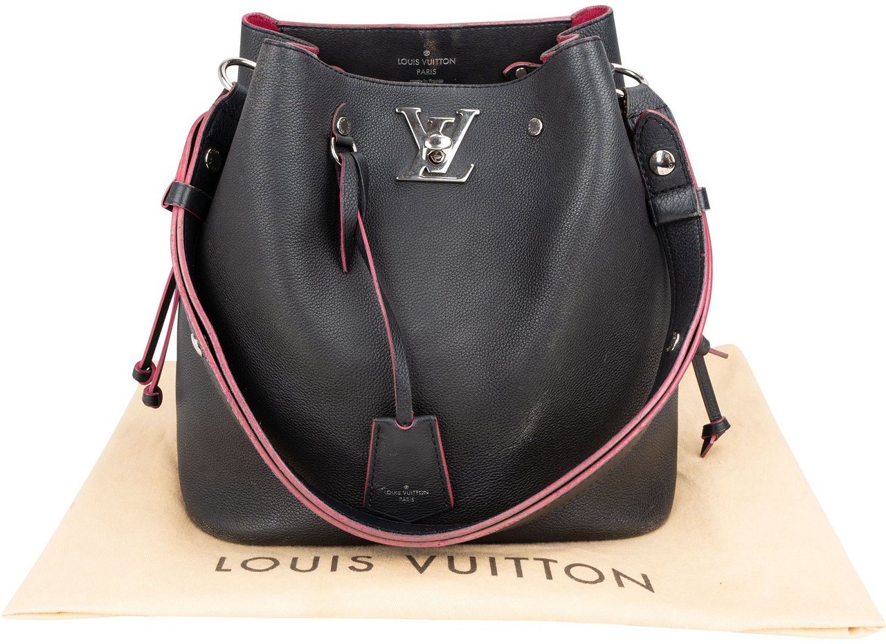 Louis Vuitton Black Leather Lockme Bucket Shoulder Bag Zwart