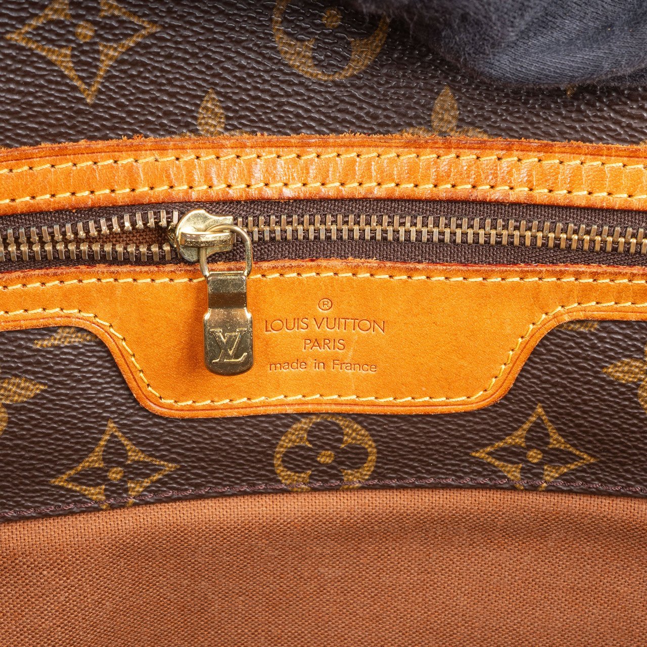 Louis Vuitton Louis Vuitton Canvas Monogram Sac Shopping Shoulder Bag Bruin