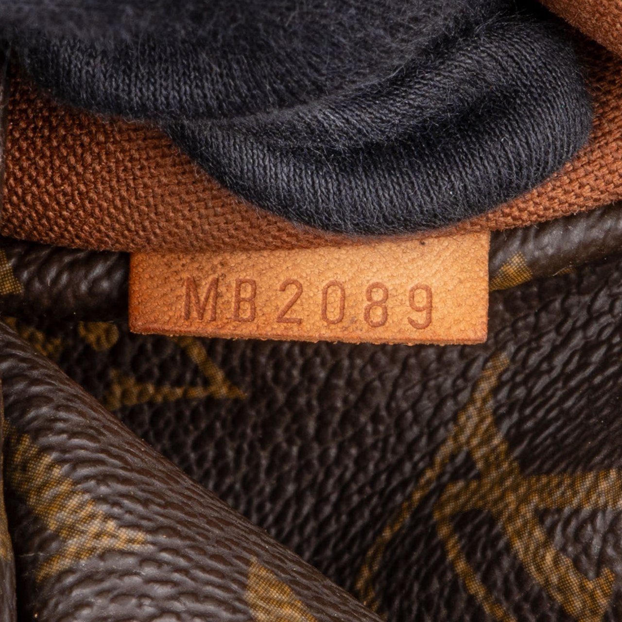 Louis Vuitton Louis Vuitton Canvas Monogram Totally GM Shoulder Bag Bruin