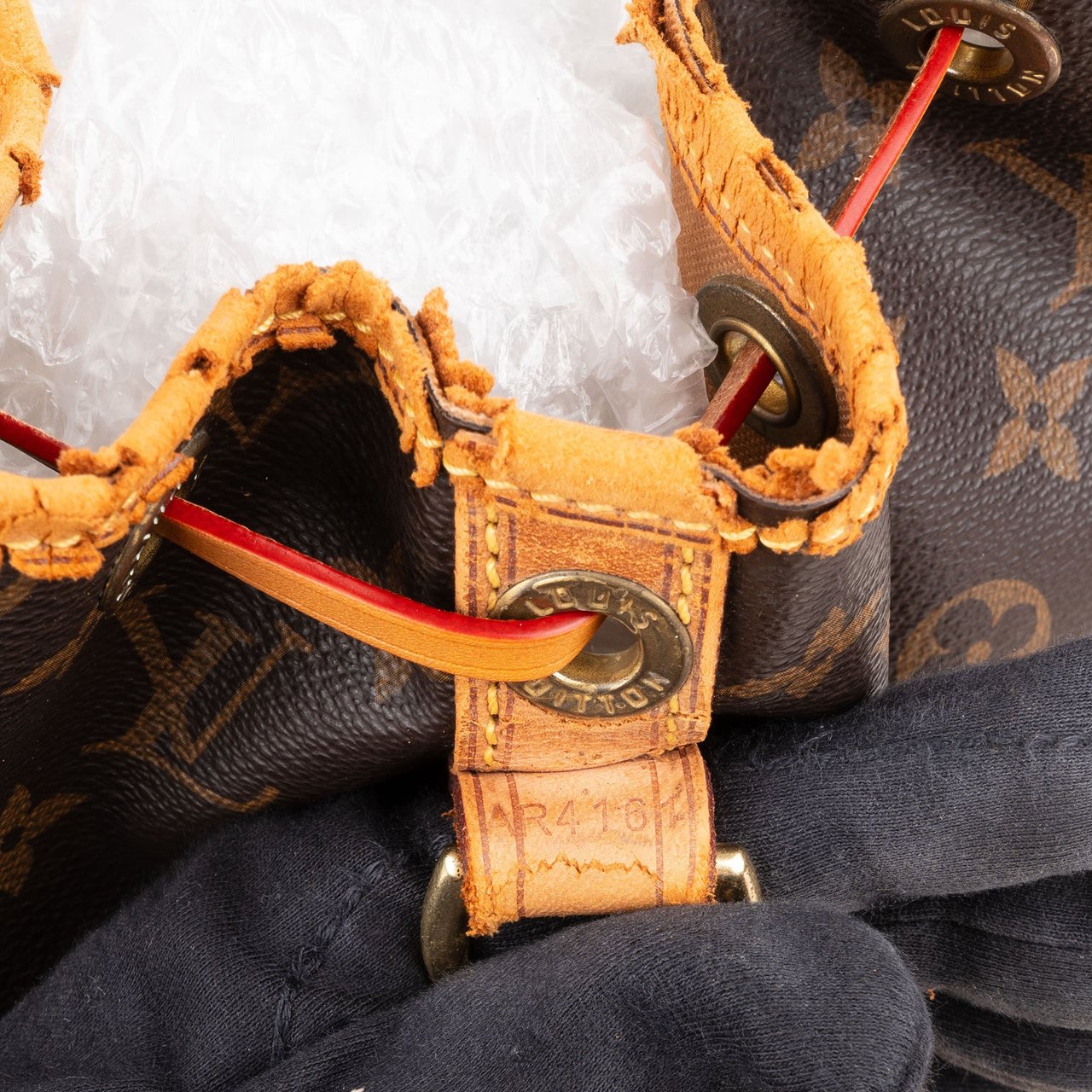 Louis Vuitton Louis Vuitton Canvas Monogram Sac Noe Grande Shoulder Bag Bruin