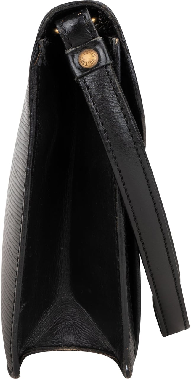 Louis Vuitton Louis Vuitton Noir Epi Leather Dragonne Clutch Zwart
