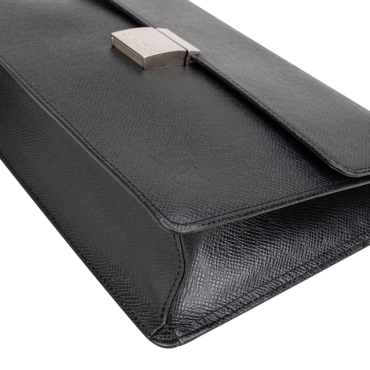 Louis Vuitton Louis Vuitton Taiga Leather Seelanga Clutch Zwart