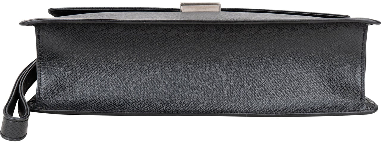 Louis Vuitton Louis Vuitton Taiga Leather Seelanga Clutch Zwart