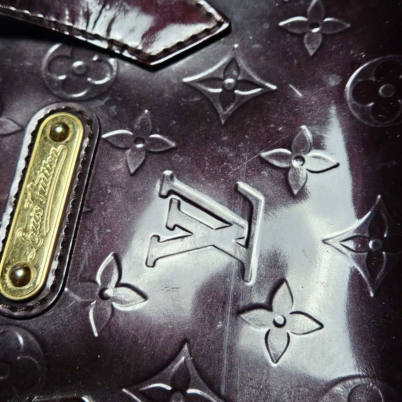 Louis Vuitton Louis Vuitton Vernis Monogram Wilshire Handbag Divers