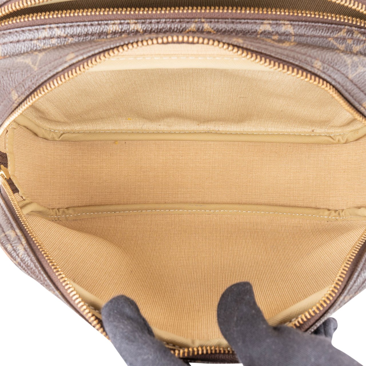 Louis Vuitton Louis Vuitton Canvas Monogram Reporter PM Crossbody Bag Bruin