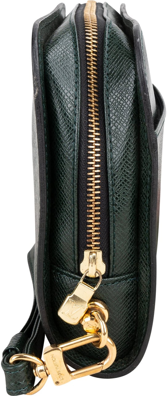 Louis Vuitton Louis Vuitton Green Taiga Leather Baikal Clutch Groen