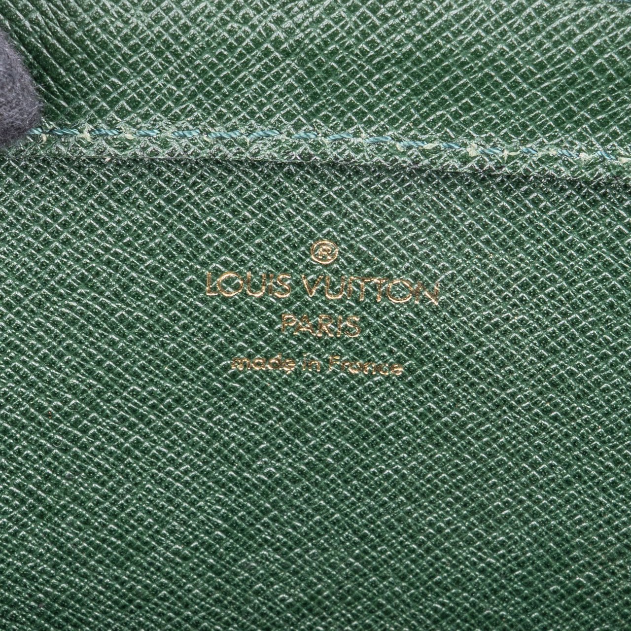 Louis Vuitton Louis Vuitton Green Taiga Leather Baikal Clutch Groen